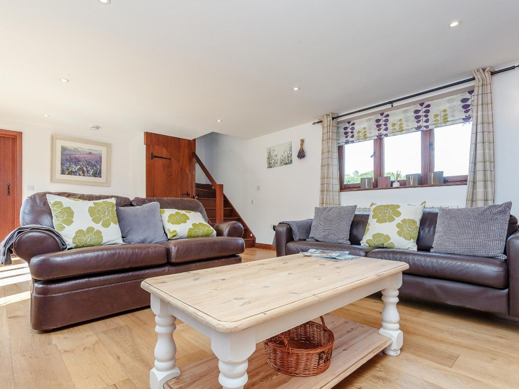 The Barn Villa Coldwaltham Bagian luar foto
