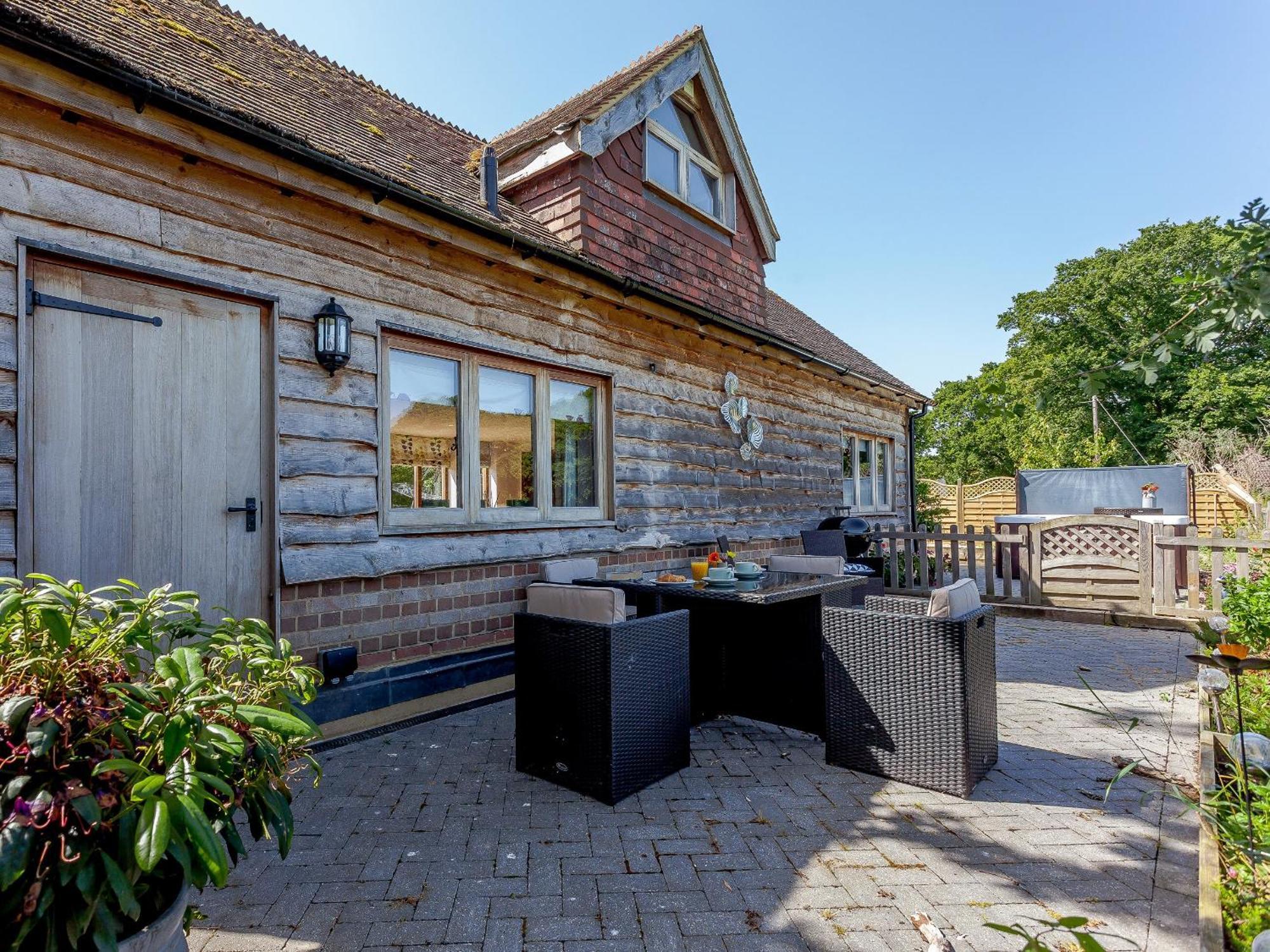 The Barn Villa Coldwaltham Bagian luar foto